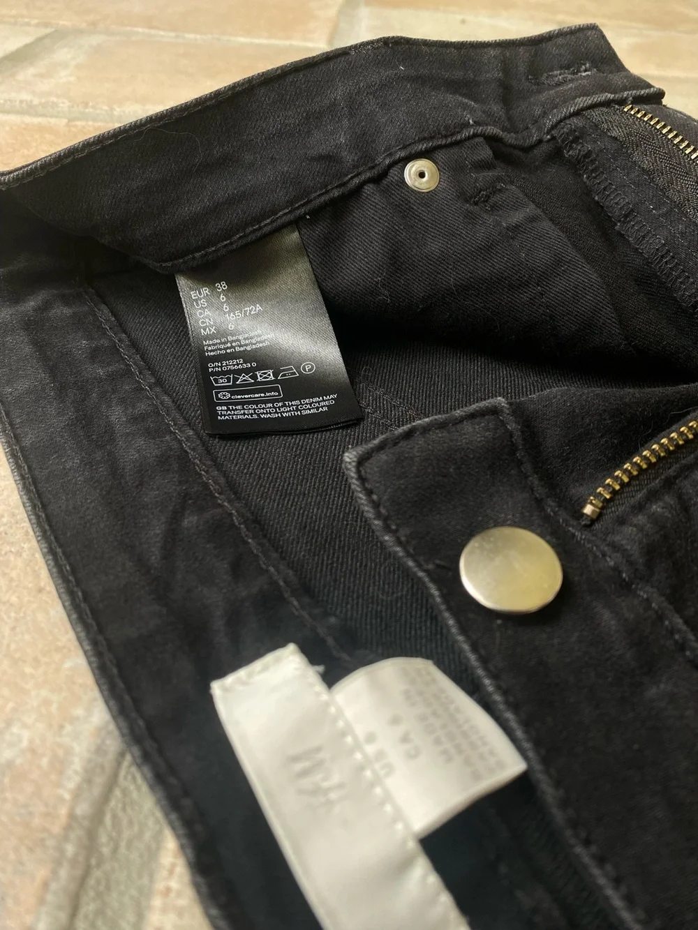 H&M hardly shipping clean